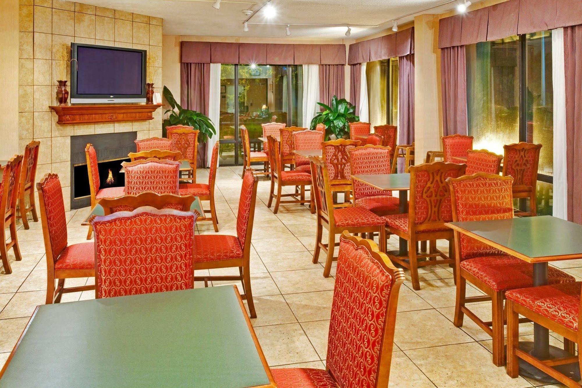 Holiday Inn Express Memphis Medical Center - Midtown By Ihg Ngoại thất bức ảnh
